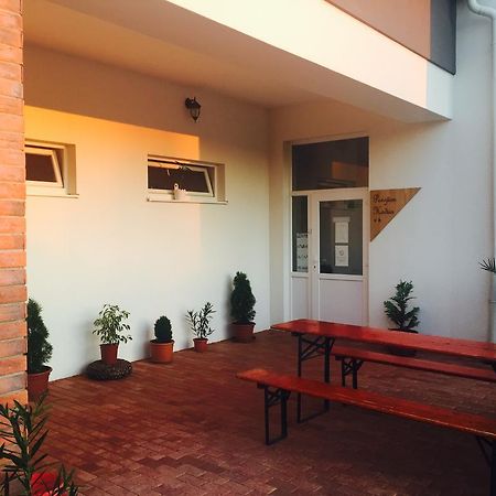 Guest House Hodus Vydrany ภายนอก รูปภาพ