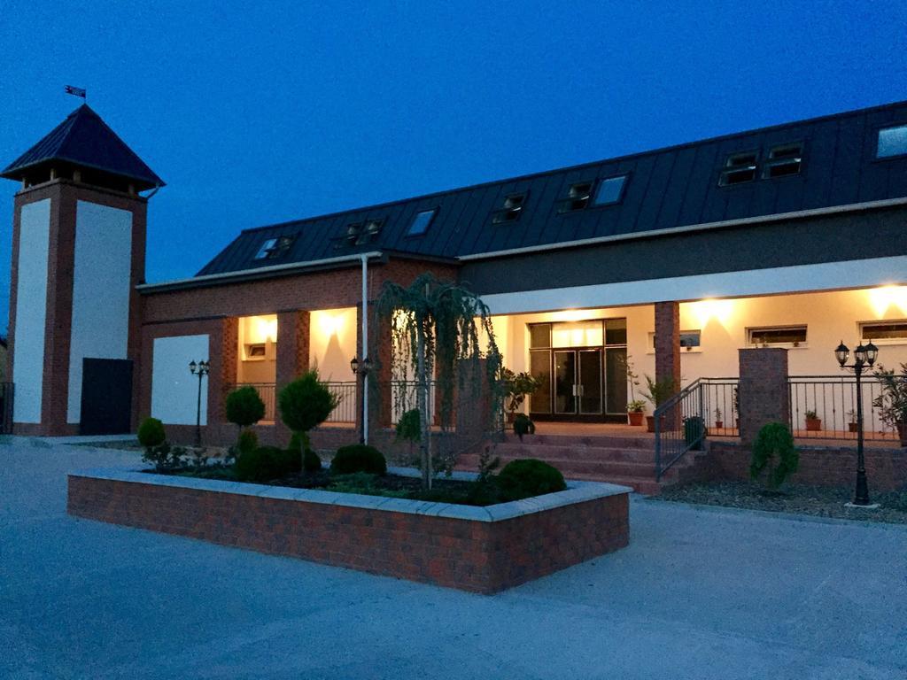 Guest House Hodus Vydrany ภายนอก รูปภาพ